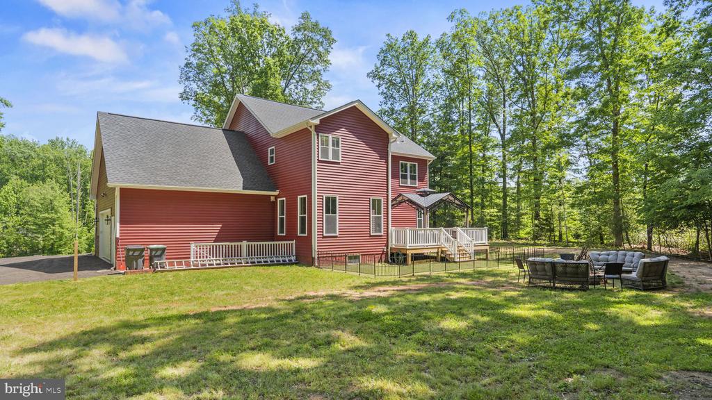 18 HARTWOOD VALLEY COURT