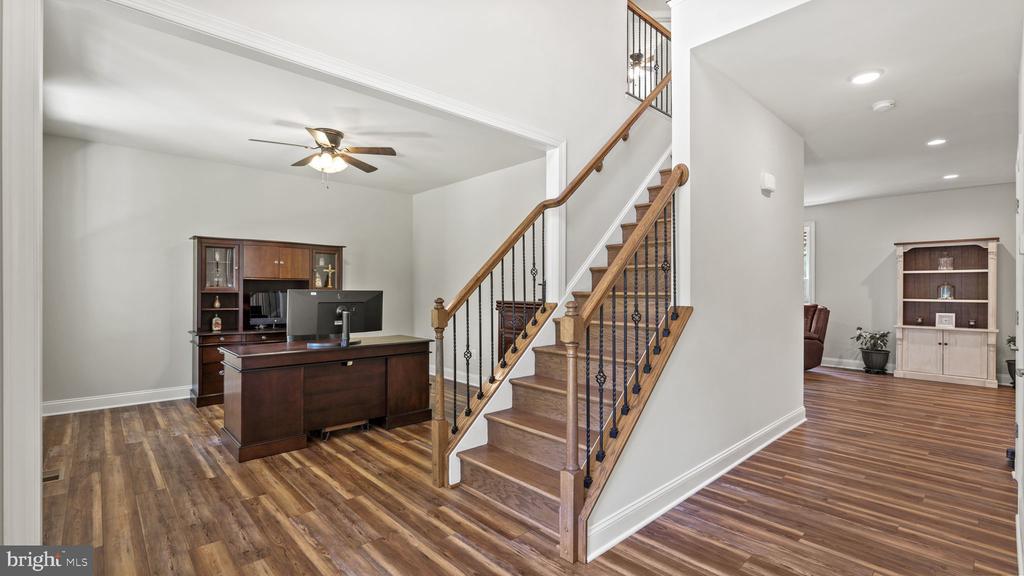 18 HARTWOOD VALLEY COURT