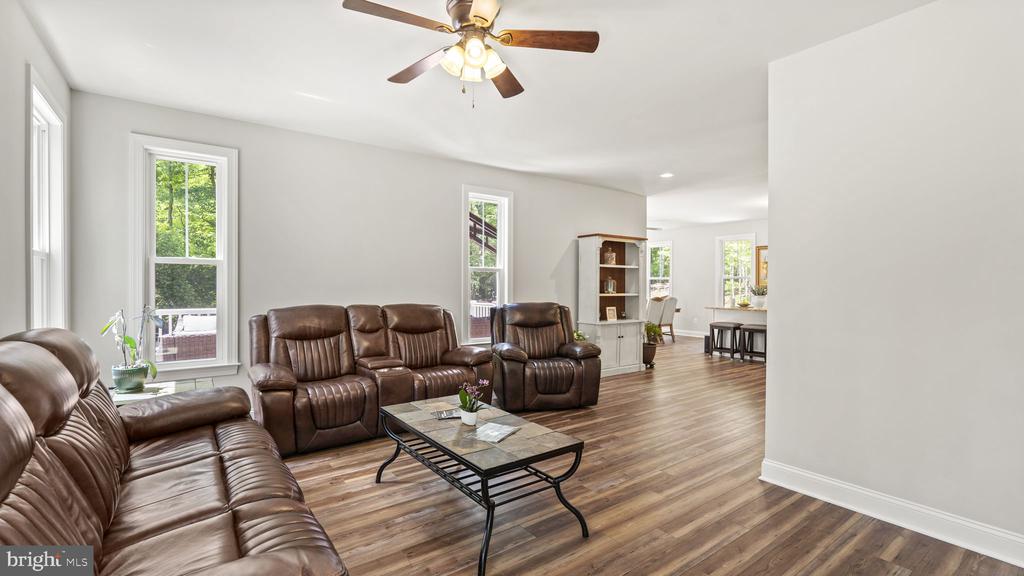 18 HARTWOOD VALLEY COURT