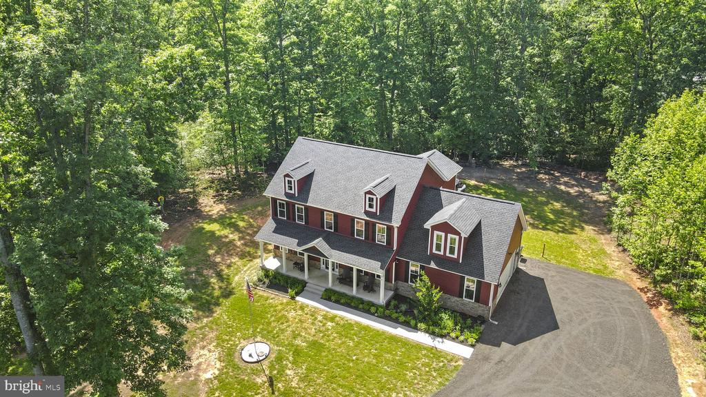 18 HARTWOOD VALLEY COURT