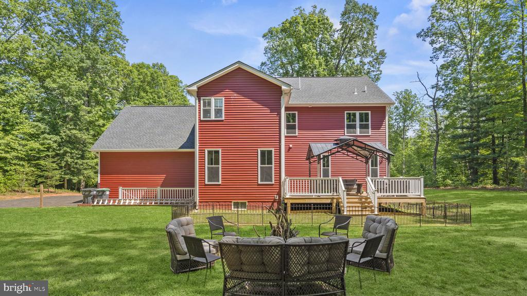 18 HARTWOOD VALLEY COURT