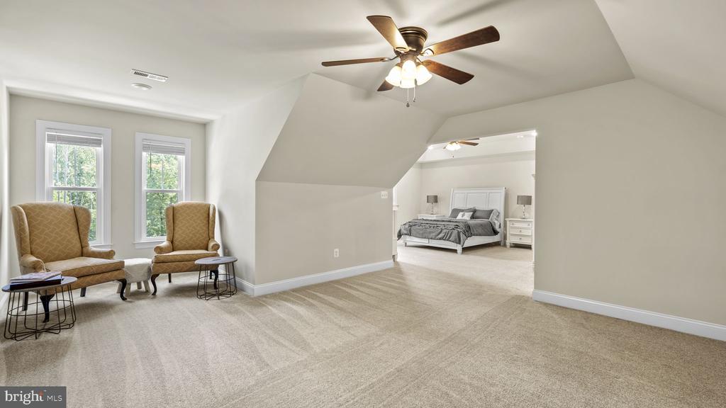 18 HARTWOOD VALLEY COURT