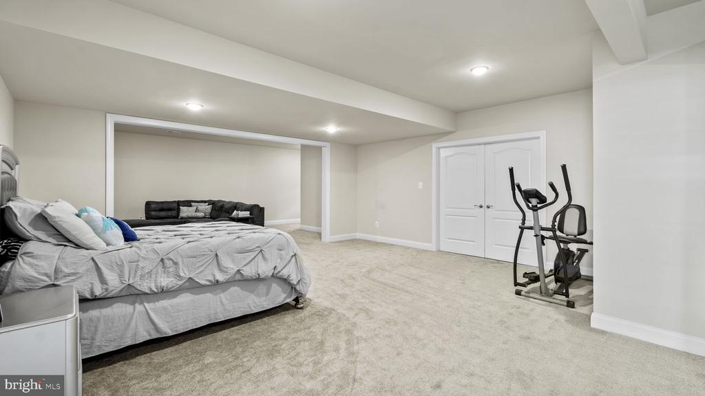 18 HARTWOOD VALLEY COURT