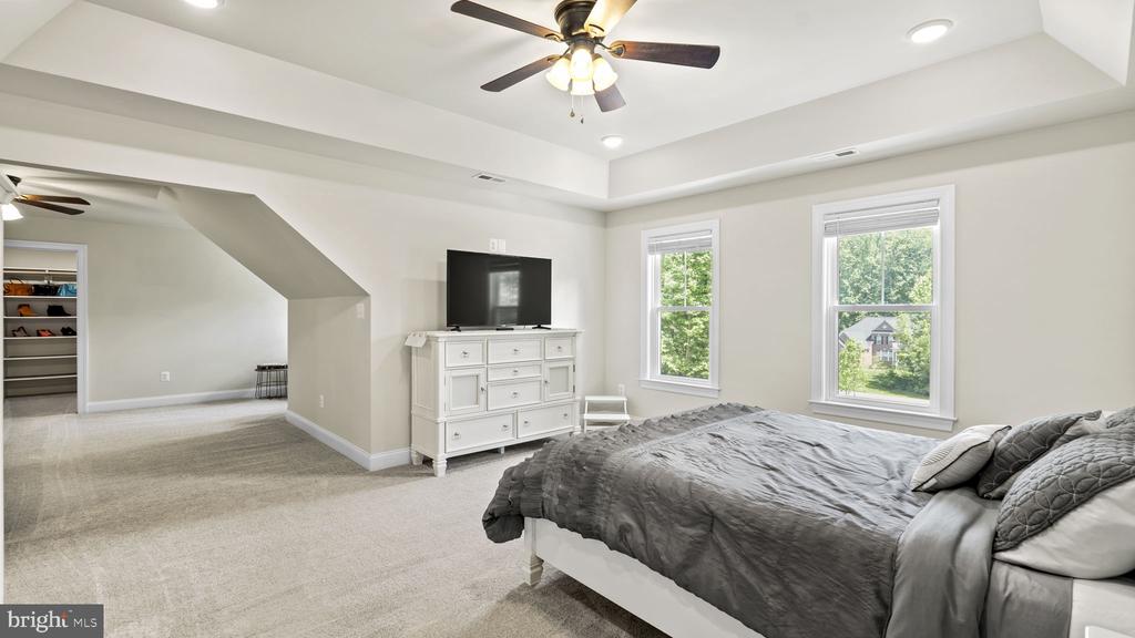 18 HARTWOOD VALLEY COURT
