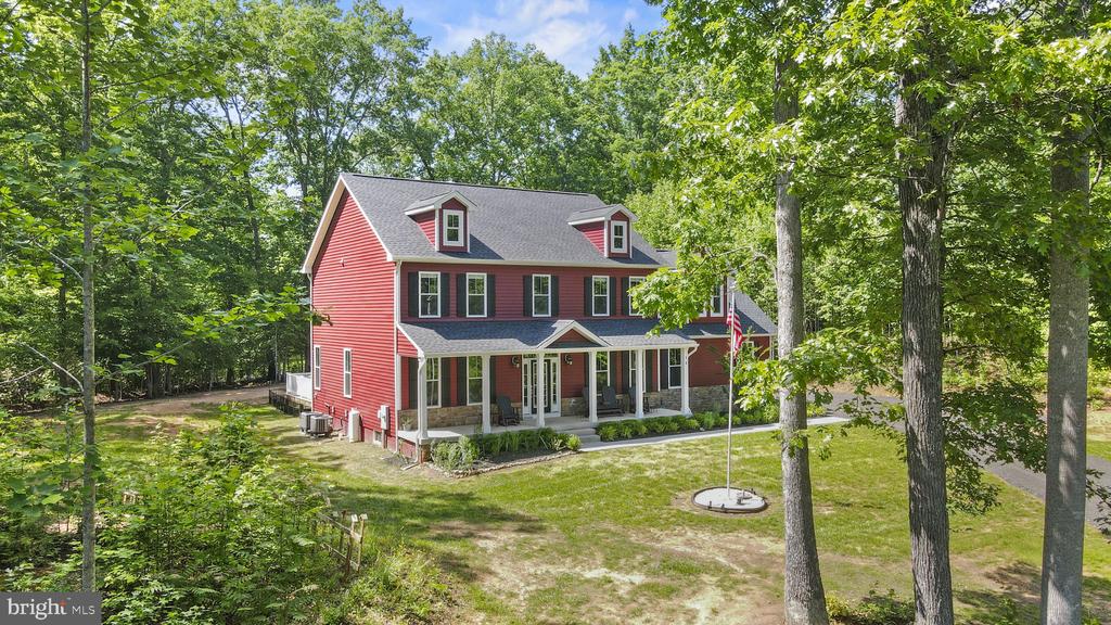 18 HARTWOOD VALLEY COURT
