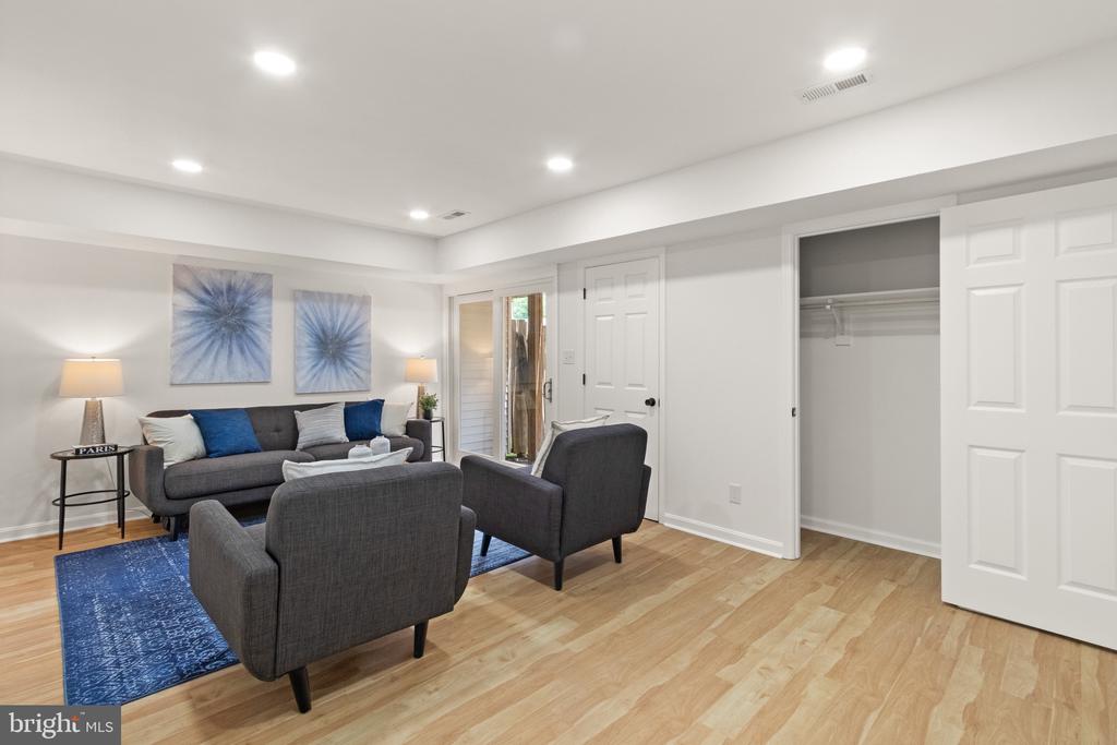 100 RUGBY ROAD