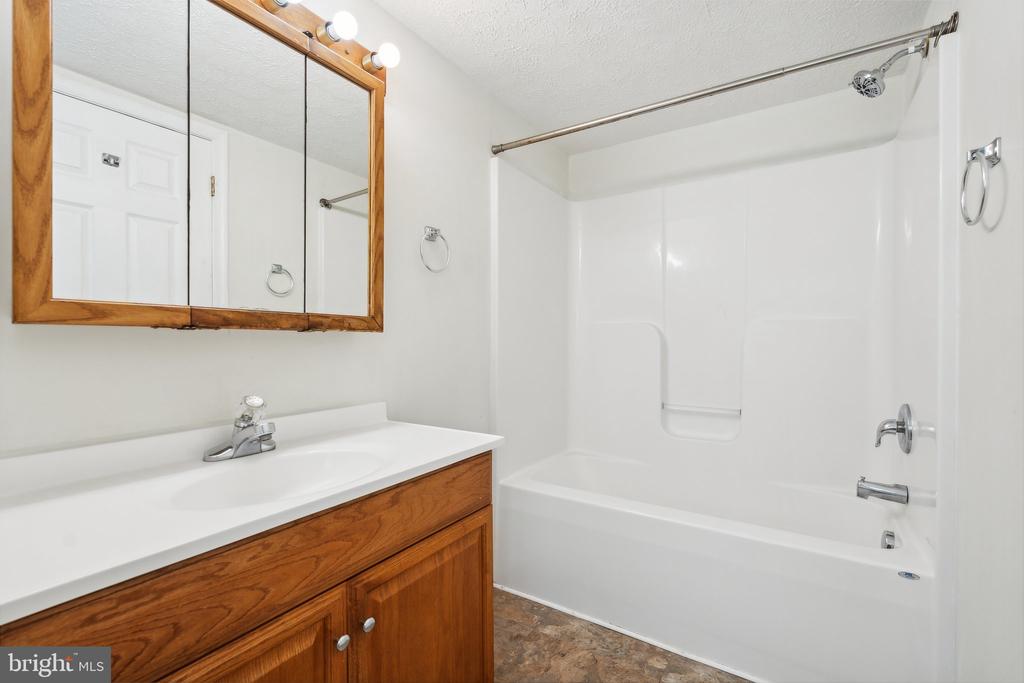 1083 MOUNTAIN VIEW ROAD