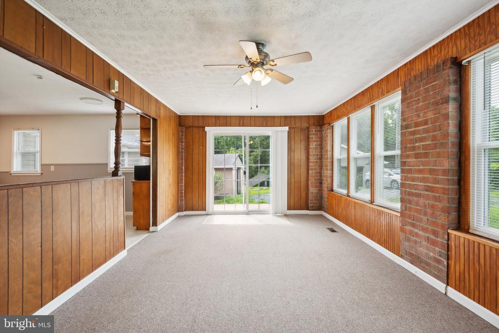 1083 MOUNTAIN VIEW ROAD