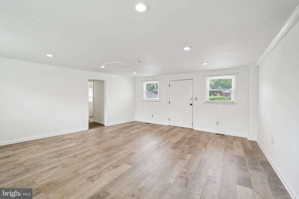1083 MOUNTAIN VIEW ROAD