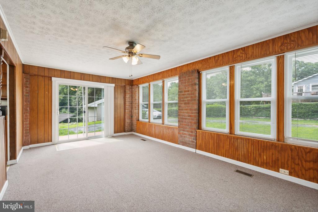 1083 MOUNTAIN VIEW ROAD
