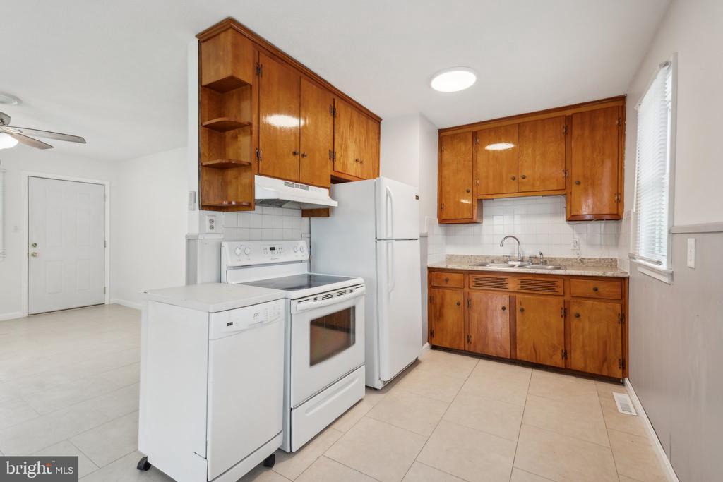 1083 MOUNTAIN VIEW ROAD