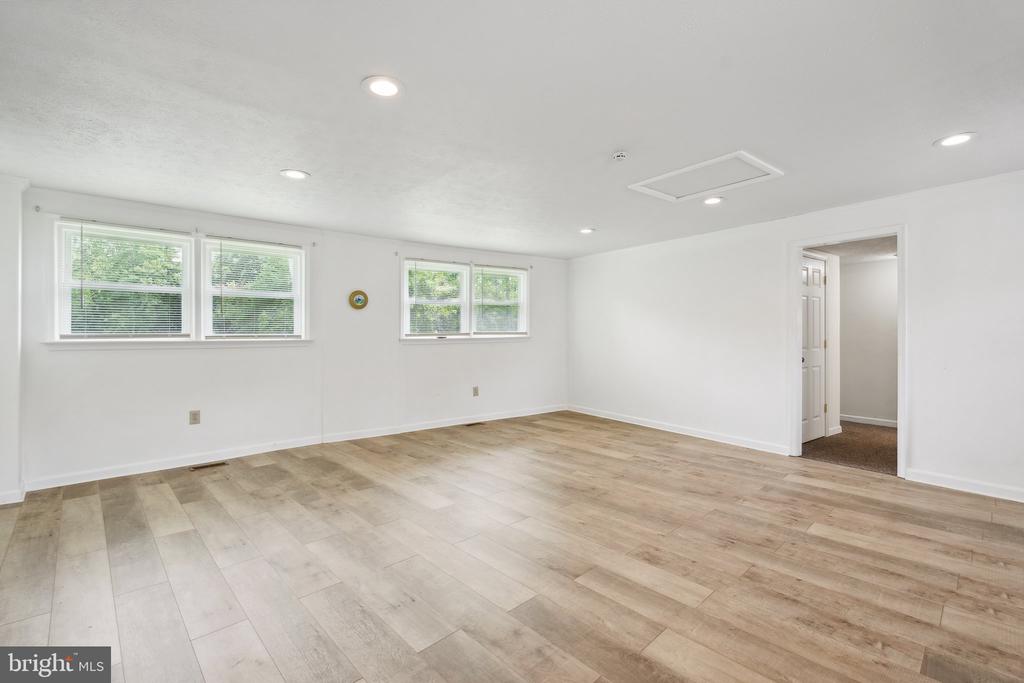 1083 MOUNTAIN VIEW ROAD