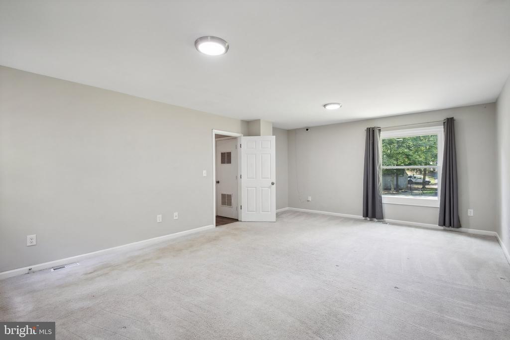 6 HAMLIN DRIVE