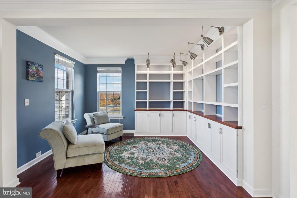 115 COACHMAN CIRCLE