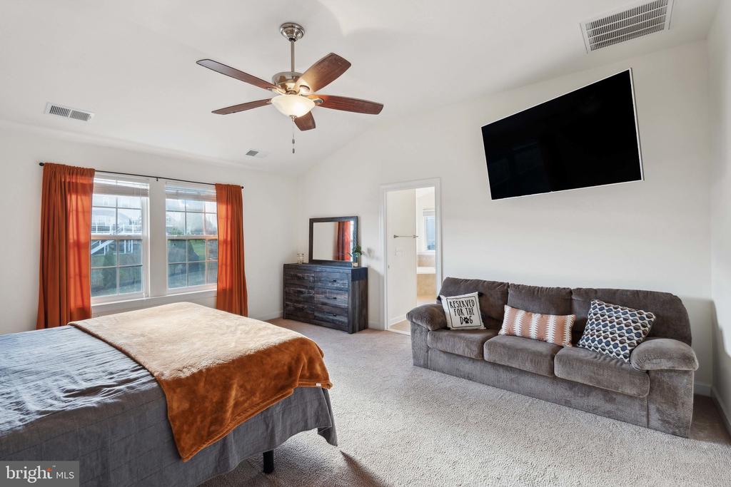 115 COACHMAN CIRCLE