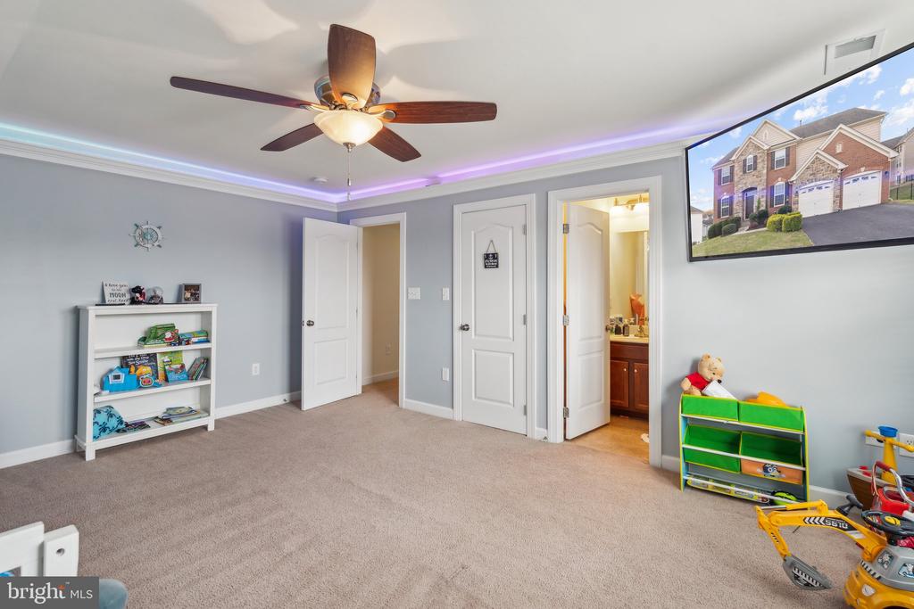 115 COACHMAN CIRCLE