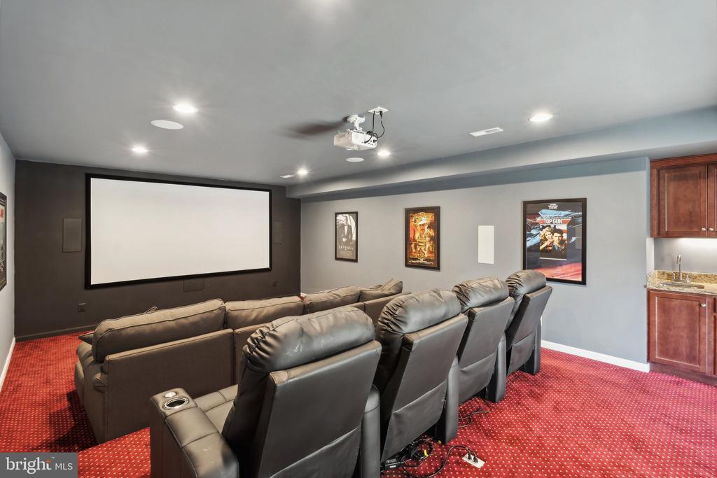 115 COACHMAN CIRCLE