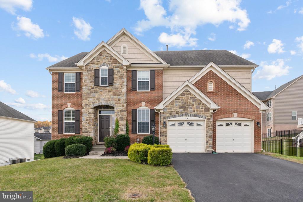 115 COACHMAN CIRCLE