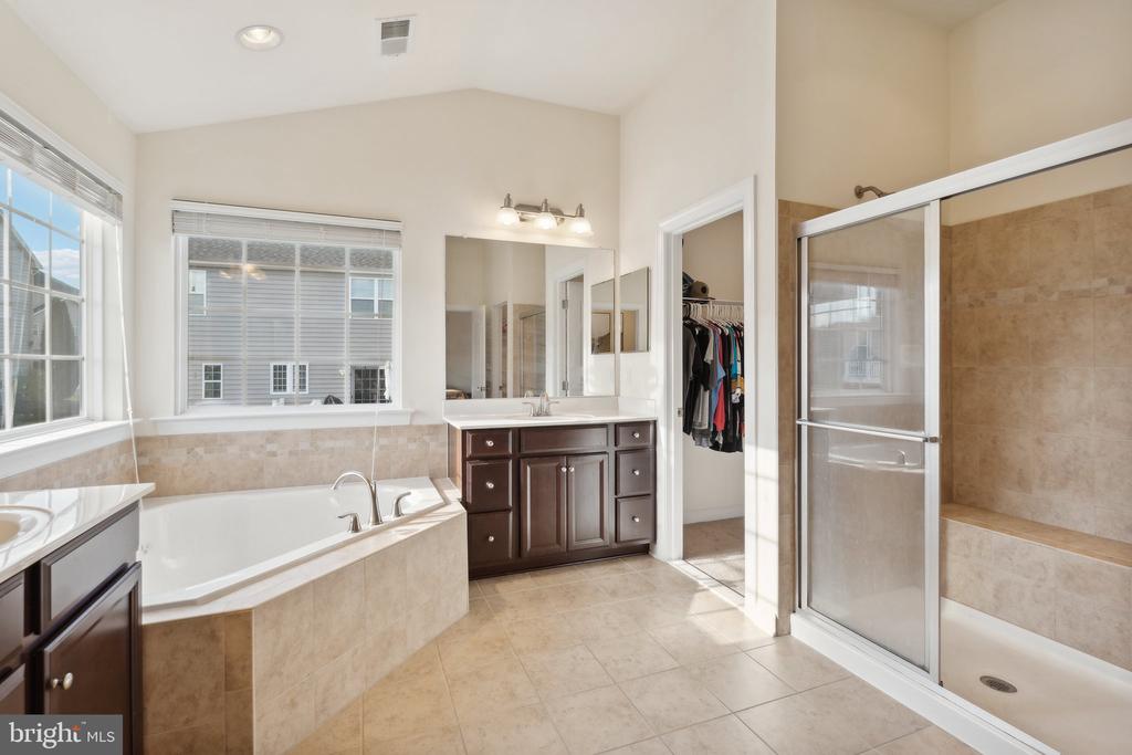 115 COACHMAN CIRCLE