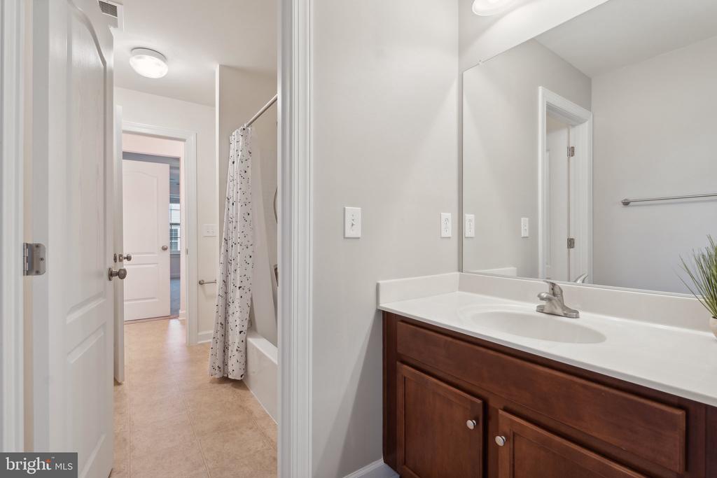 115 COACHMAN CIRCLE