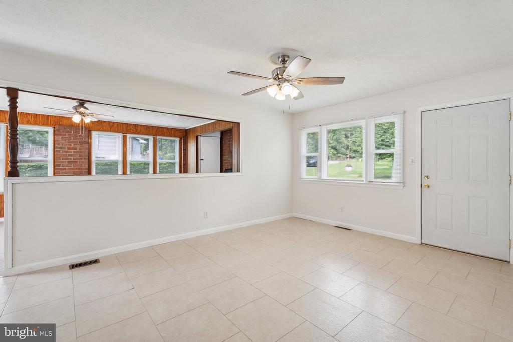 1083 MOUNTAIN VIEW ROAD