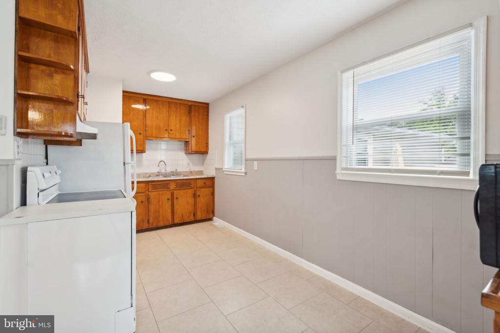 1083 MOUNTAIN VIEW ROAD
