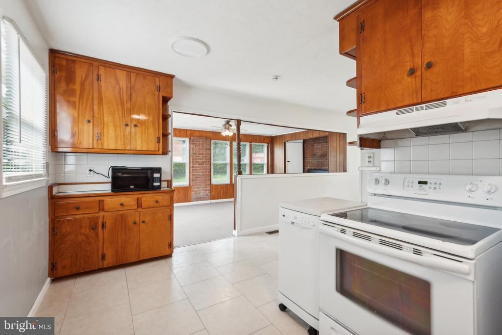 1083 MOUNTAIN VIEW ROAD