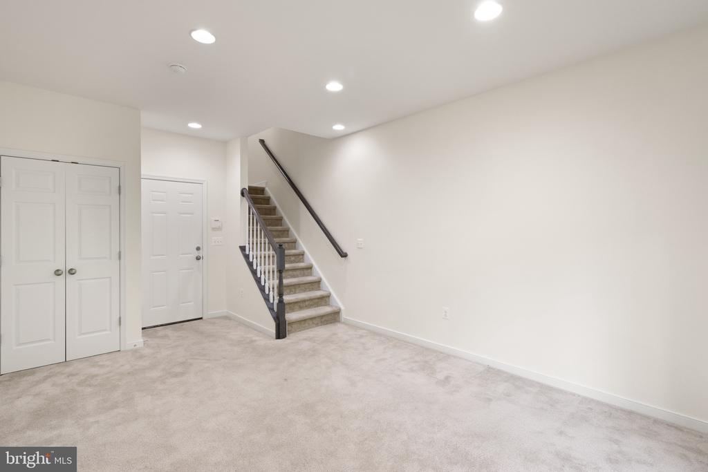 16 SICKLE DRIVE