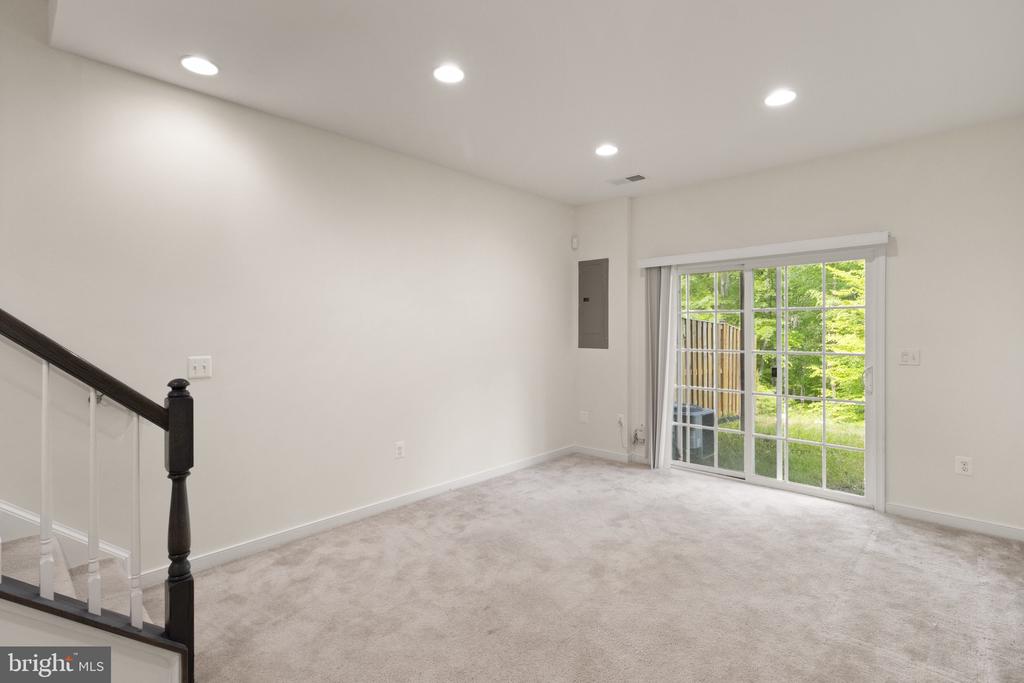 16 SICKLE DRIVE