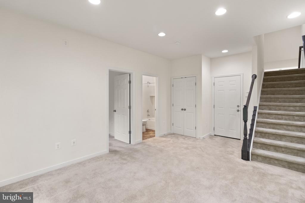 16 SICKLE DRIVE