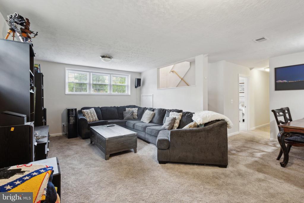 1218 WASHINGTON DRIVE