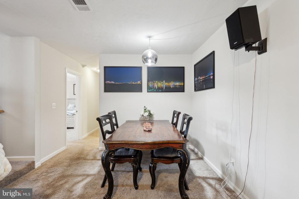 1218 WASHINGTON DRIVE