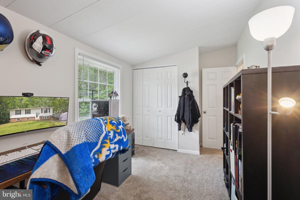 1218 WASHINGTON DRIVE