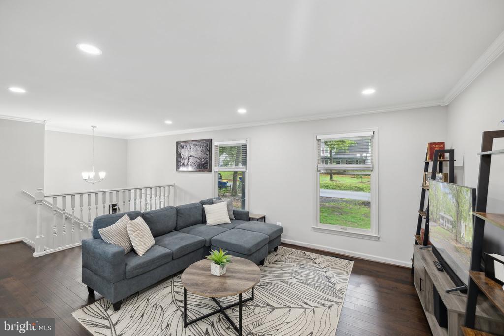 131 OAKWOOD DRIVE
