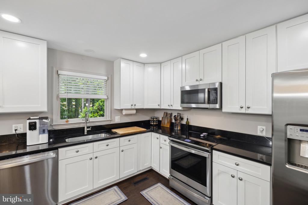 131 OAKWOOD DRIVE