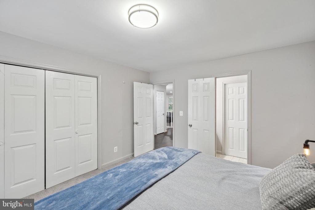 131 OAKWOOD DRIVE