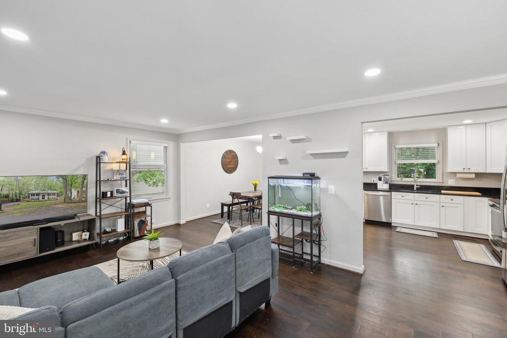131 OAKWOOD DRIVE