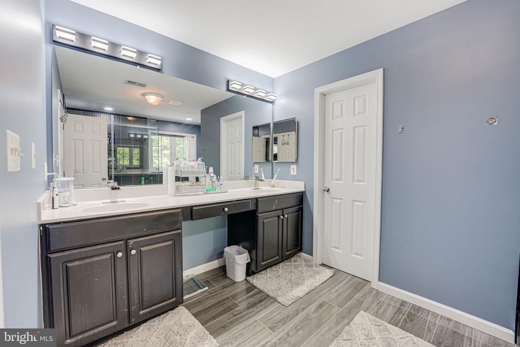 47 RIDINGS LANE