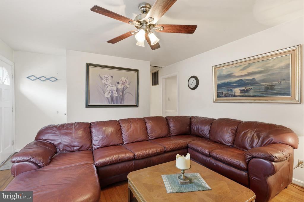 1007 MANNING DRIVE