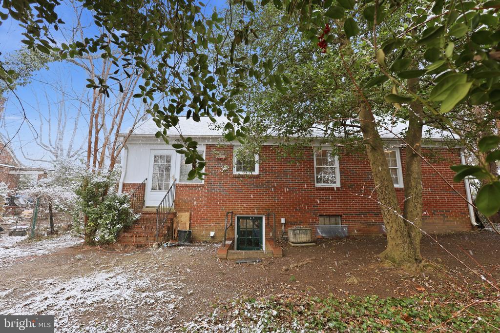 1007 MANNING DRIVE