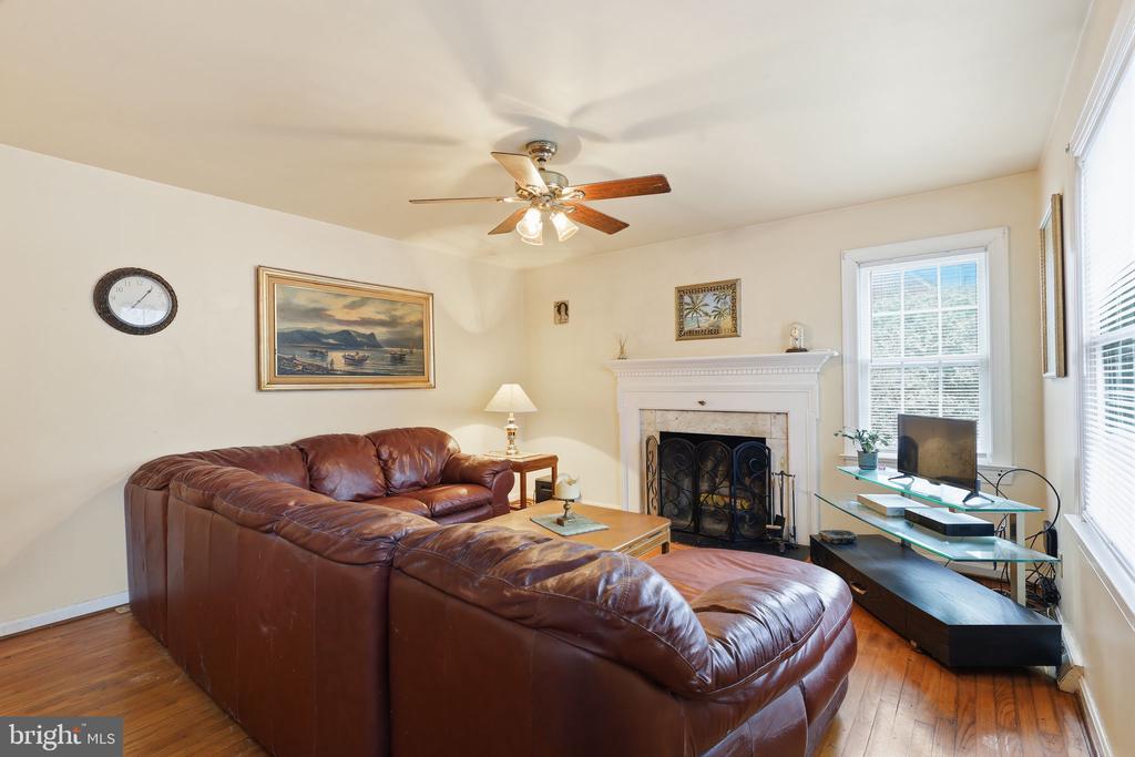 1007 MANNING DRIVE