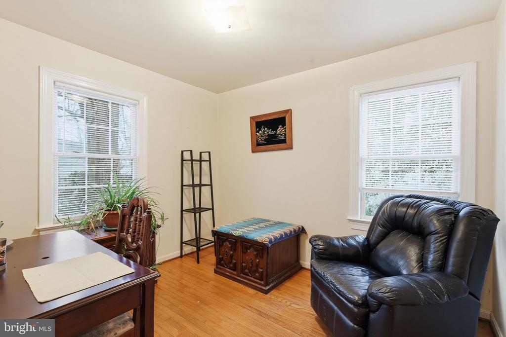 1007 MANNING DRIVE