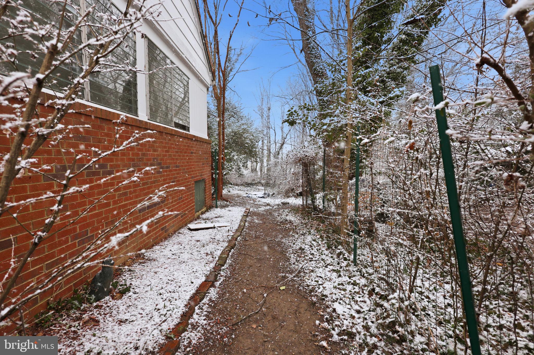 1007 MANNING DRIVE