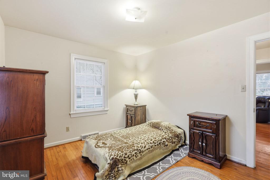1007 MANNING DRIVE