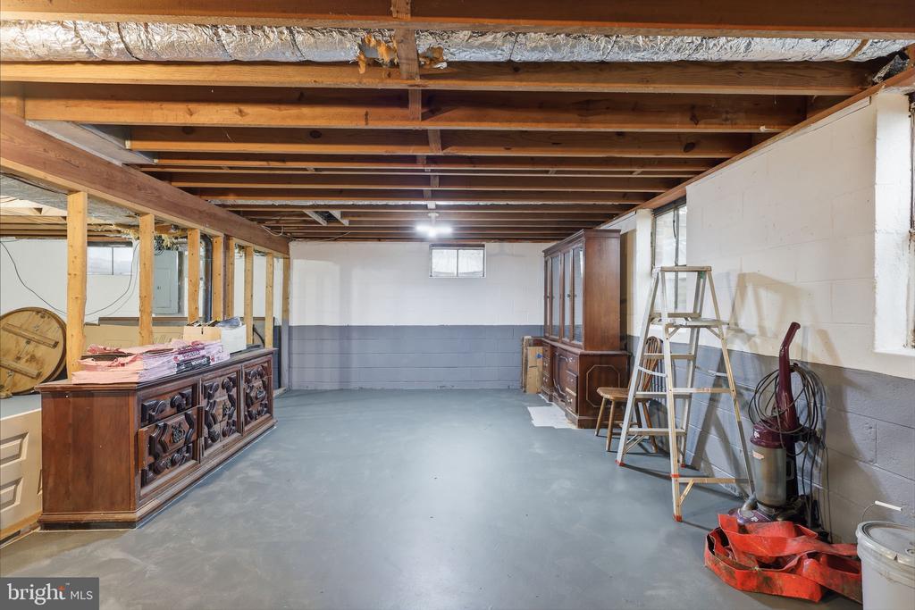 1007 MANNING DRIVE