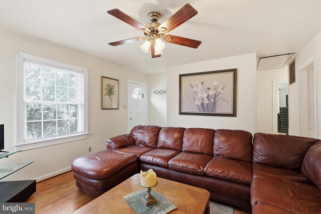 1007 MANNING DRIVE