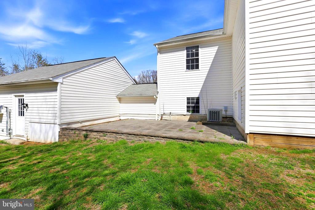 7 VIKING LANE