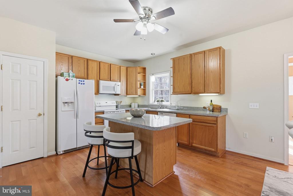 7 VIKING LANE