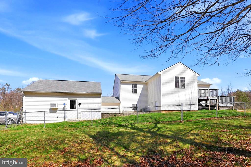 7 VIKING LANE