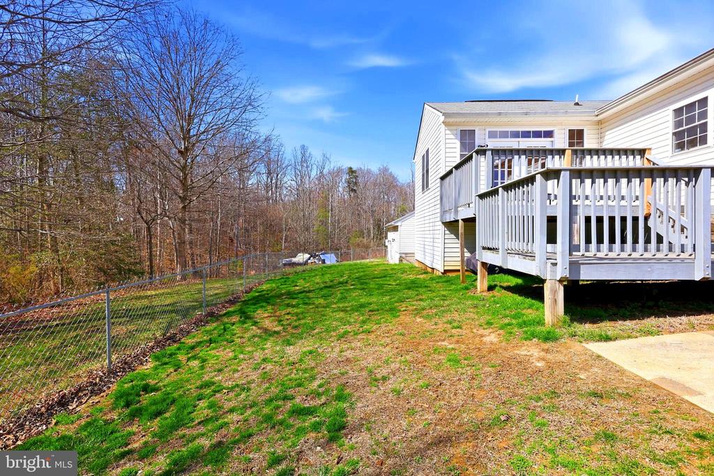 7 VIKING LANE